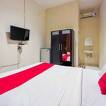 Reddoorz At Graha 99 Simomulyo Hotel Surabaya Bagian luar foto