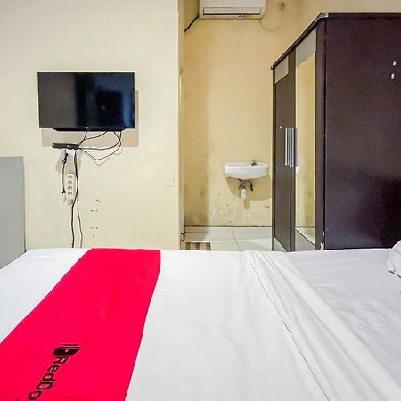 Reddoorz At Graha 99 Simomulyo Hotel Surabaya Bagian luar foto