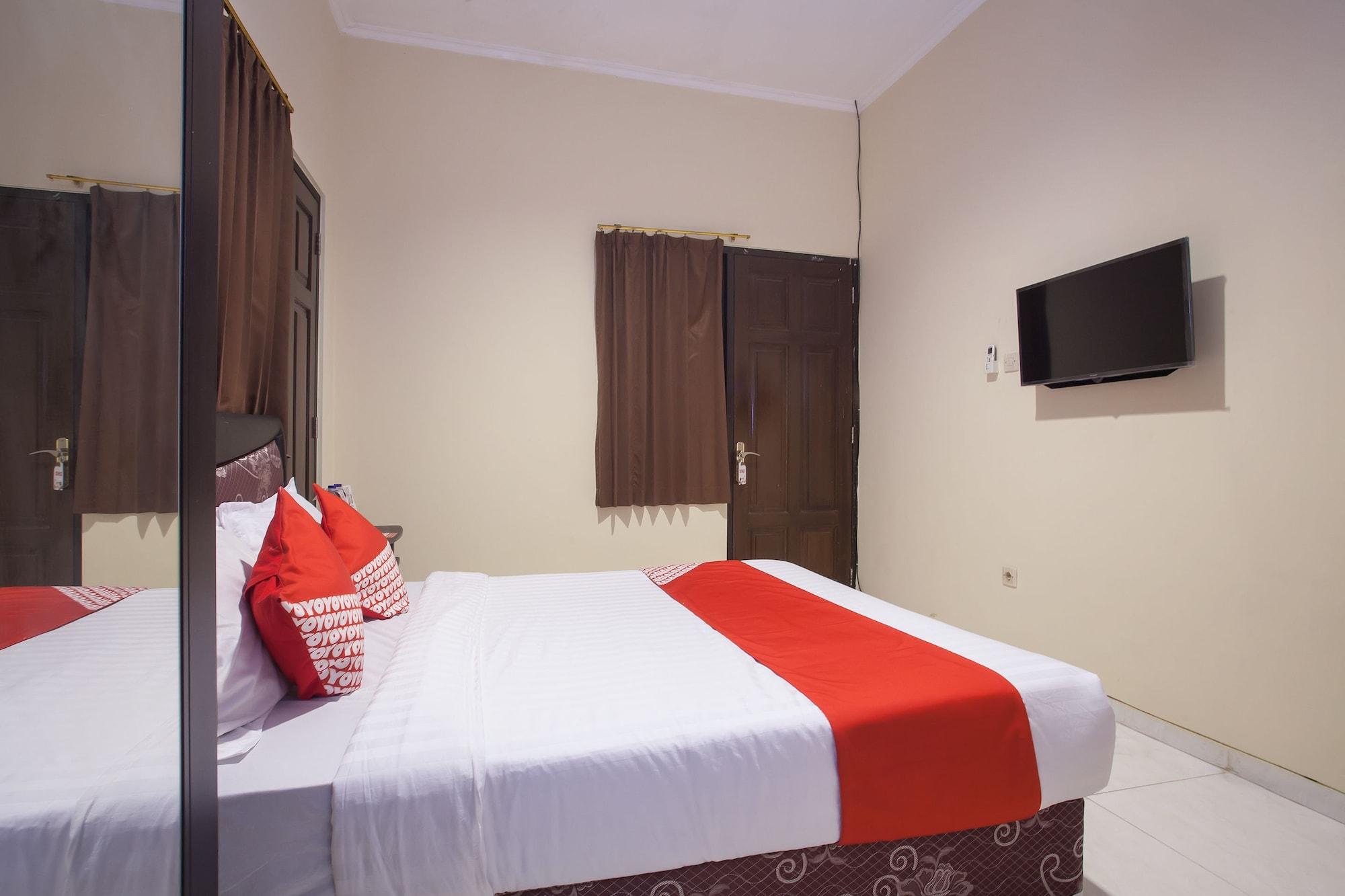 Reddoorz At Graha 99 Simomulyo Hotel Surabaya Bagian luar foto