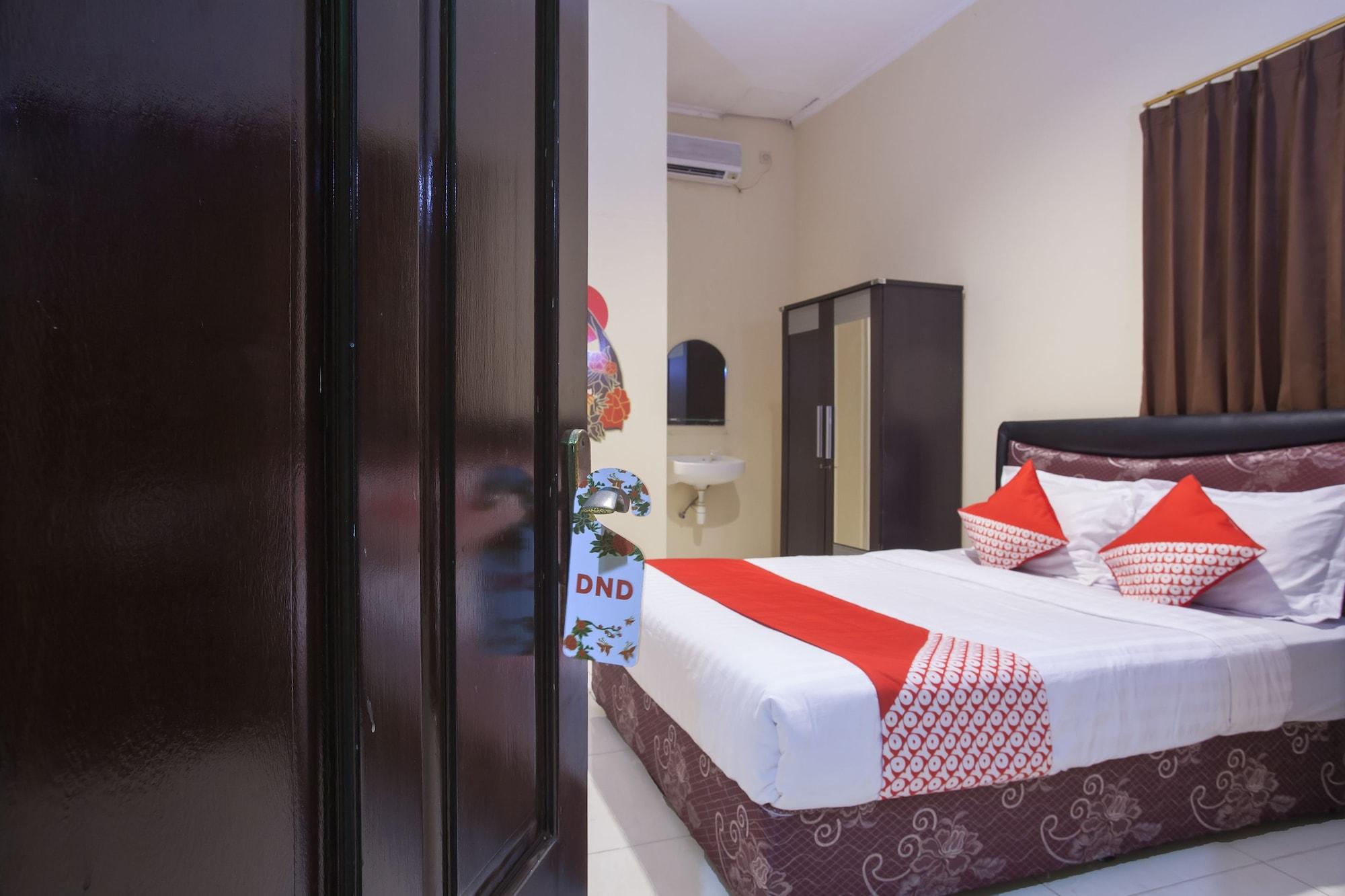 Reddoorz At Graha 99 Simomulyo Hotel Surabaya Bagian luar foto
