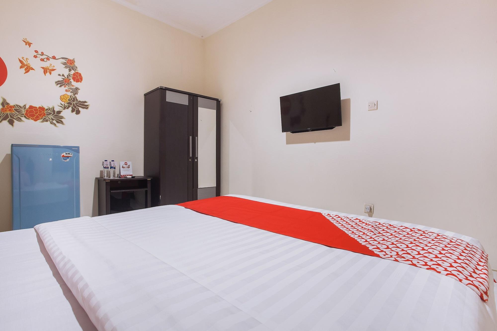 Reddoorz At Graha 99 Simomulyo Hotel Surabaya Bagian luar foto
